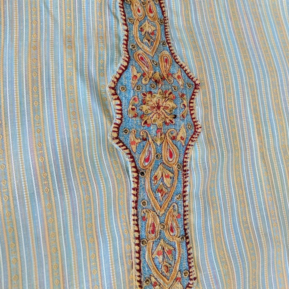Traditional Kurta - Picture 5 of 8
